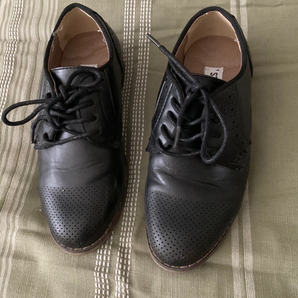 Boy's shoes size 13 Steven madden